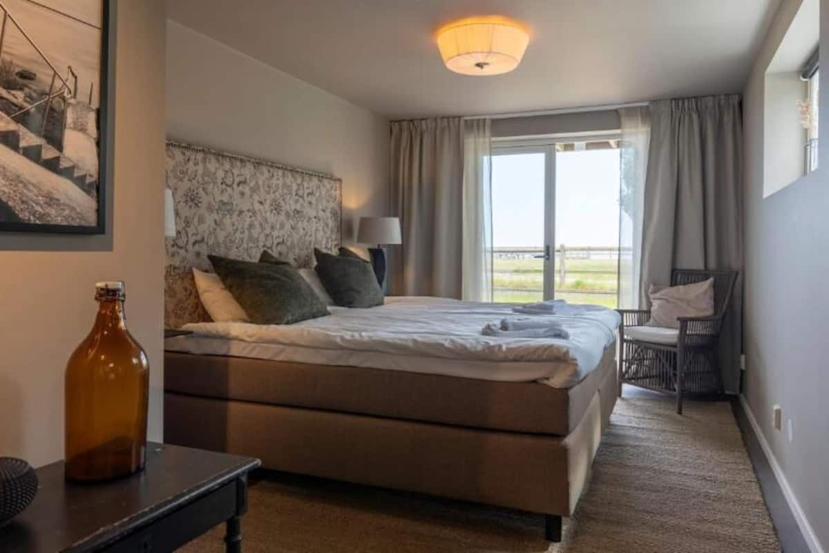 Double Room, Sea View | Blackout curtains, iron/ironing board