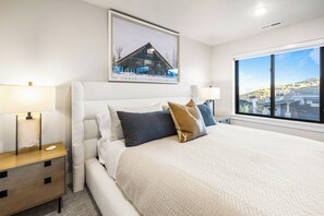 4 chambres, bureau, Wi-Fi gratuit, draps fournis