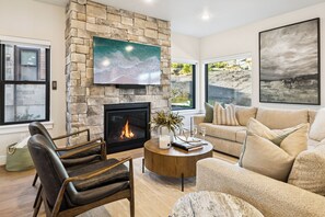 Smart TV, fireplace, table tennis, offices