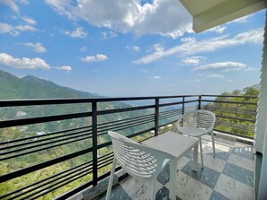 Balcony view - Hill Top Heaven By Elvora Hotels & Resorts (Kasauli)