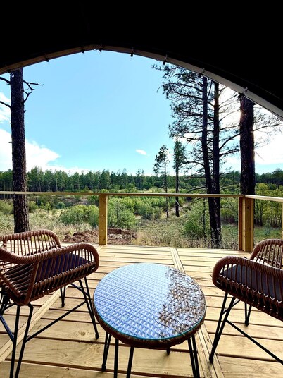 King Glamping Tent with AC & Mountain Views