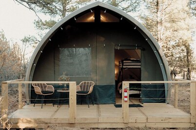Mountain Yurt | Queen Bed + Bunks • Winter Stay