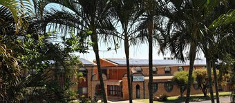 Western Gateway Motel and Apartments