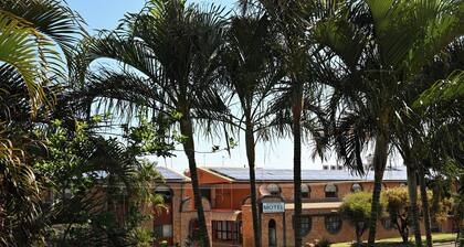 Western Gateway Motel and Apartments