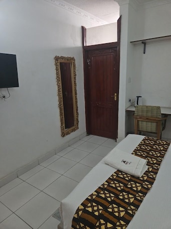 Deluxe Double Room, Garden View | Free WiFi, bed sheets