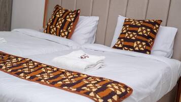 Quarto casal luxo, vista para o jardim | Wi-Fi de cortesia, roupa de cama