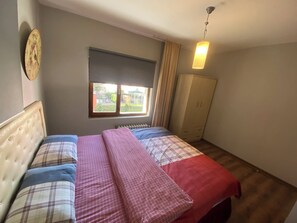 3 bedrooms, iron/ironing board, WiFi