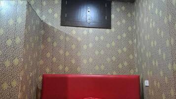Desk, rollaway beds, free WiFi, bed sheets