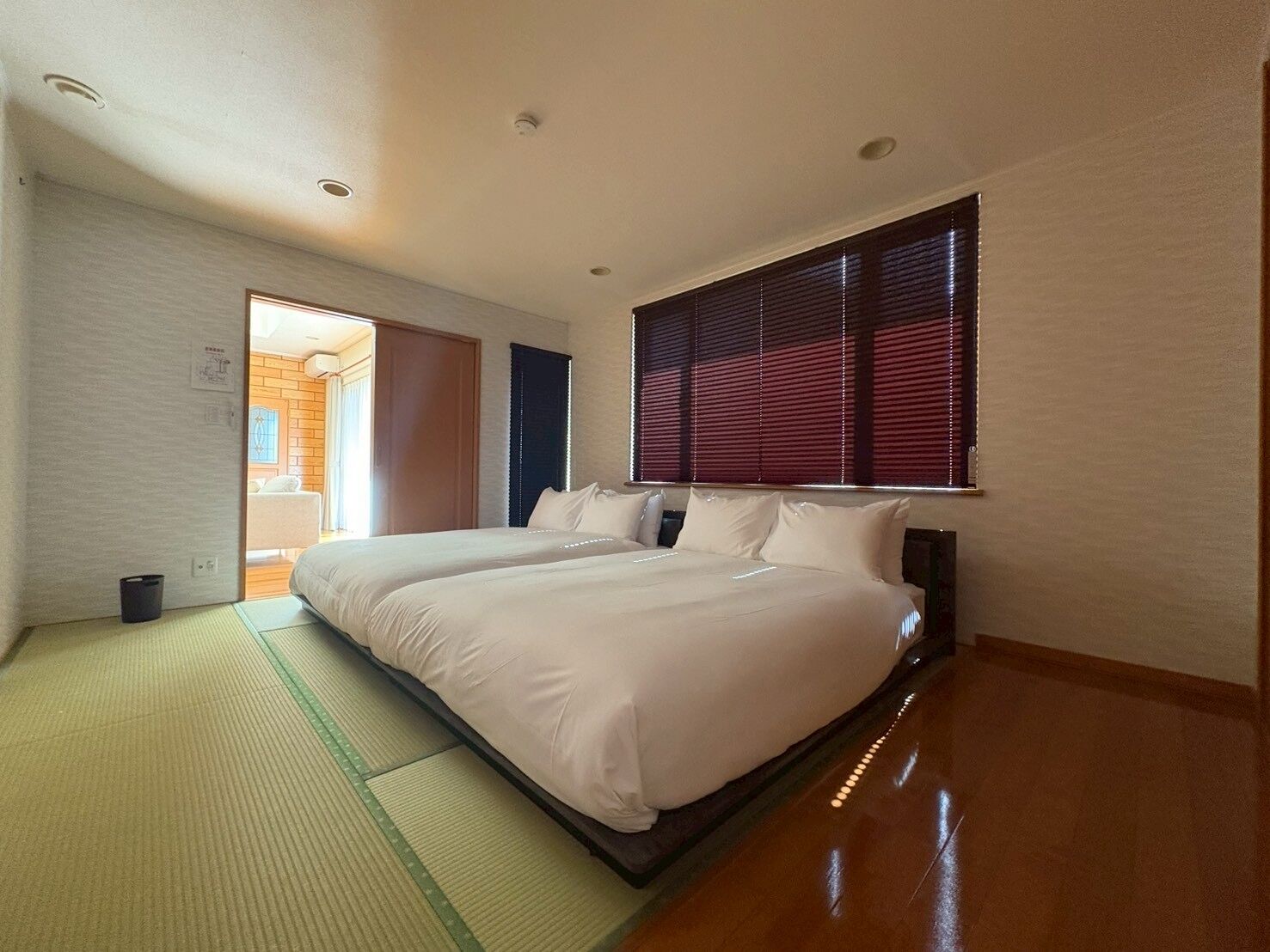 Iron/ironing board, free WiFi