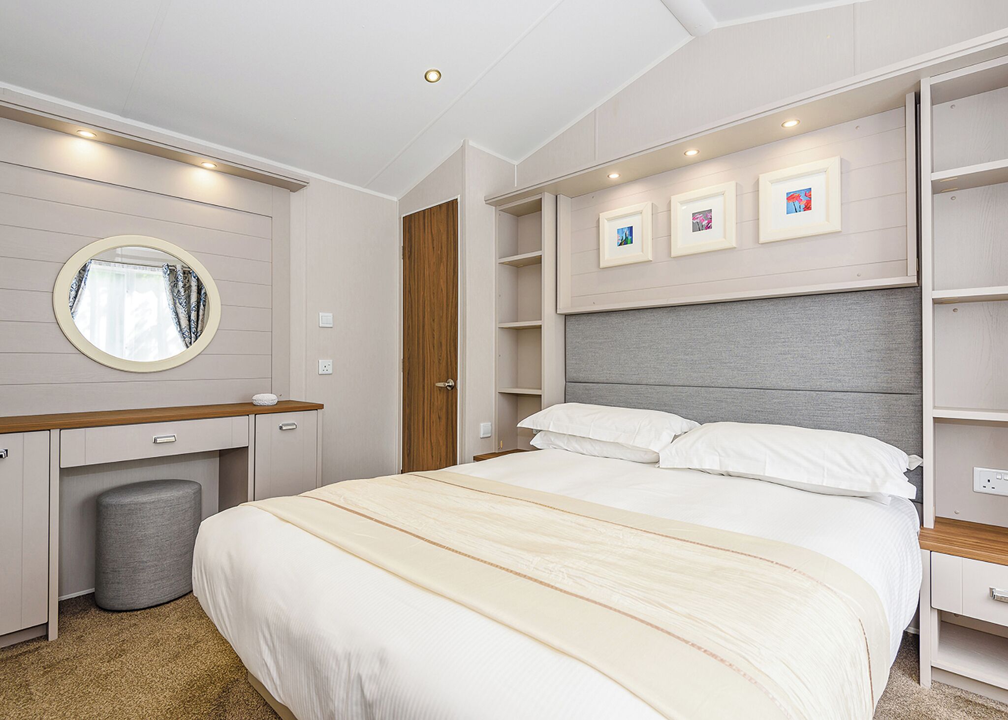 2 bedrooms