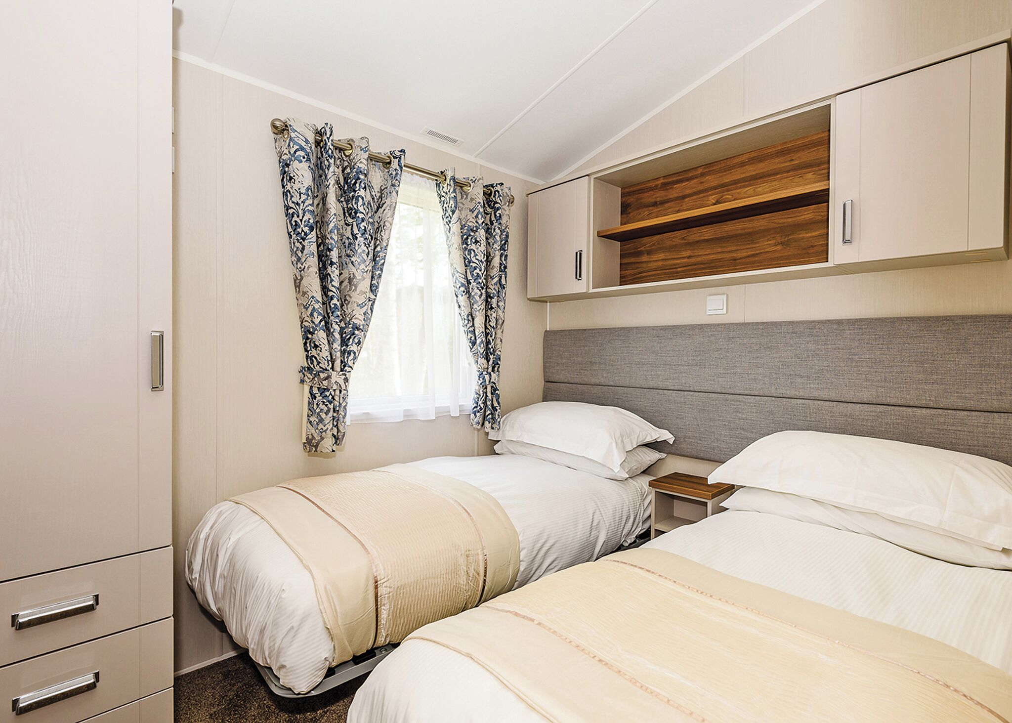 2 bedrooms