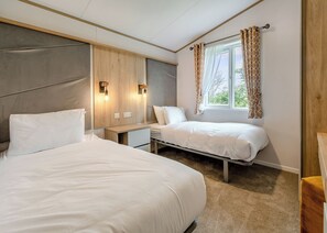 Unclassified image, 5 of 15, button