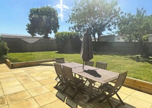 Unclassified image, 5 of 6, button