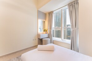 2 bedrooms, in-room safe, iron/ironing board, free WiFi