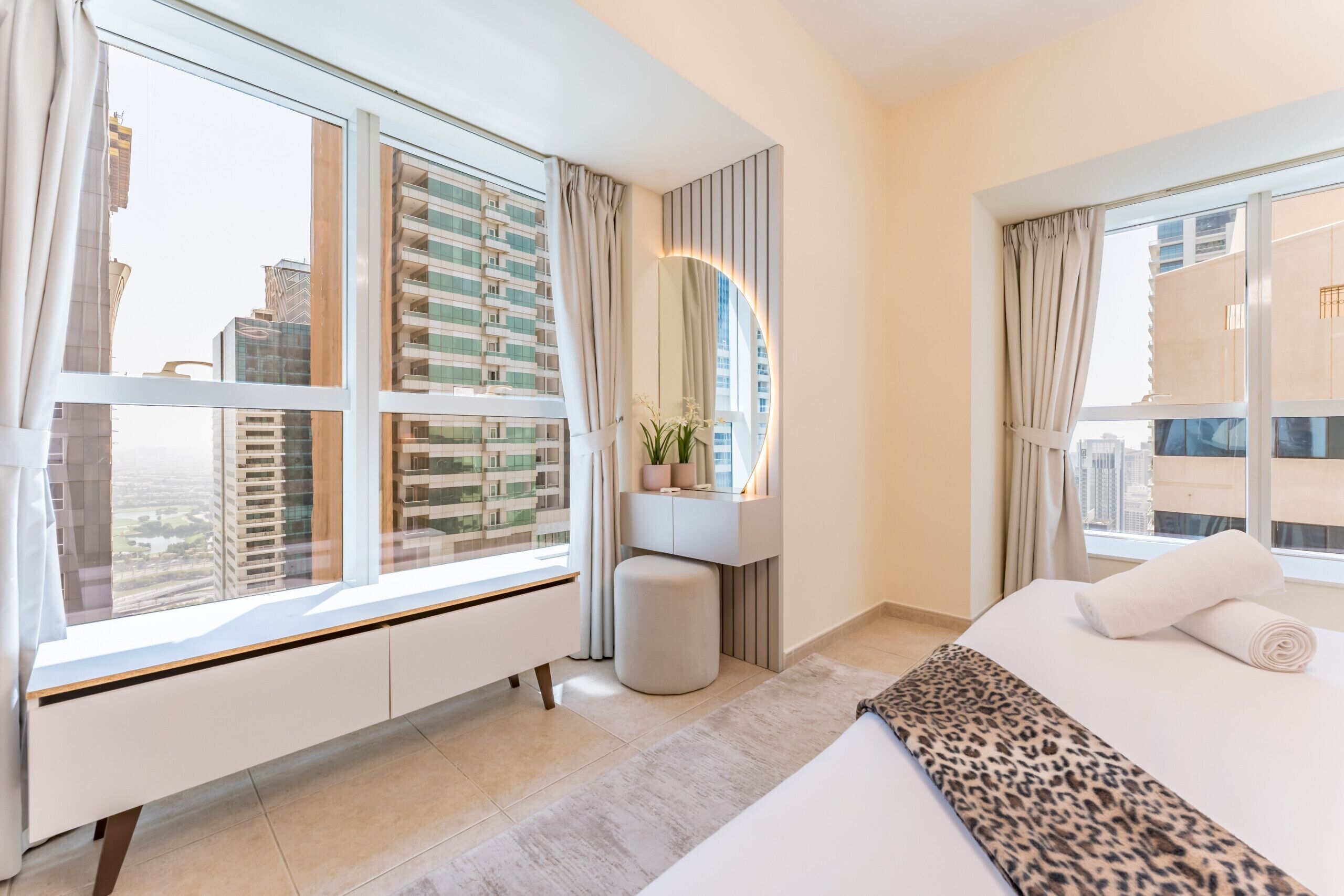 2 soverom, safe på rommet, strykejern/-brett og wi-fi (inkludert)