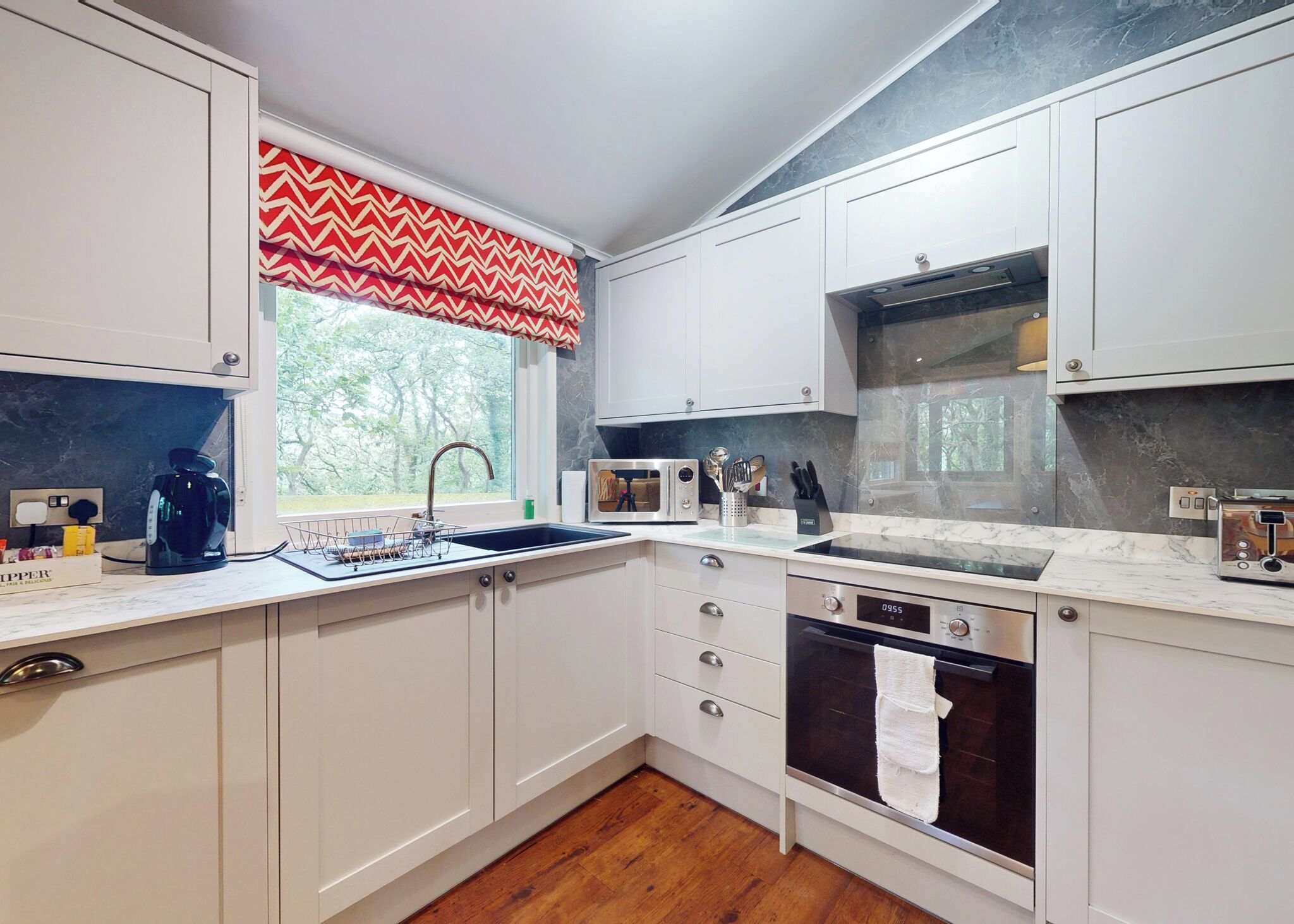 Fridge, oven, stovetop, toaster