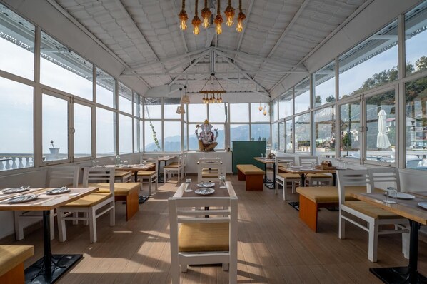 Restaurant - Syona Resort (Mussoorie)