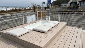 Decoración personalizada, muebles diferentes y wifi gratis 