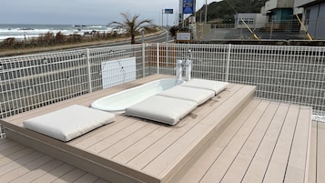 Decoración personalizada, muebles diferentes y wifi gratis