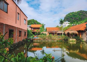 Habitació doble, balcó, vistes a la piscina | Vista del llac