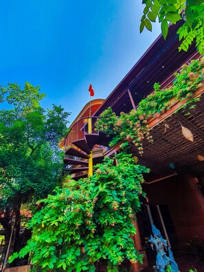 Kamar Double, balkon, pemandangan gunung | Teras/patio