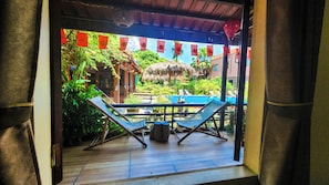 Habitació doble, balcó, vistes a la piscina | Terrassa o pati