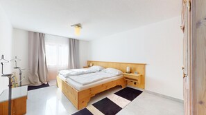 2 Schlafzimmer, Bügeleisen/Bügelbrett, Internetzugang, Bettwäsche