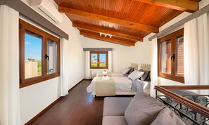 3 bedrooms, in-room safe, iron/ironing board, free WiFi - Vegghera Villa Private Pool (Paralia Kourna)