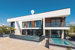 Exterior - Villa Yana with Pool and Sea View (Medulin)