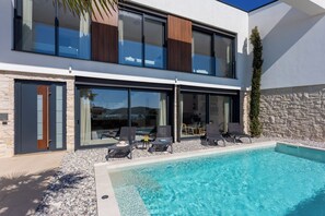 Piscina stagionale all'aperto