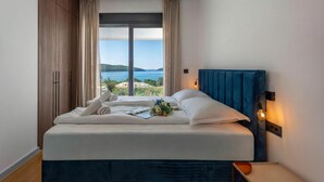 Family Villa, 3 Bedrooms, Balcony (Palm Villa Yana with Pool) | 3 bedrooms - Villa Yana with Pool and Sea View (Medulin)