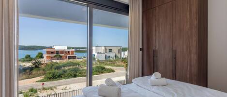 家庭別墅, 3 間臥室 (Villa Yana with Pool and sea view) | 3 間臥室、免費無線上網、床單