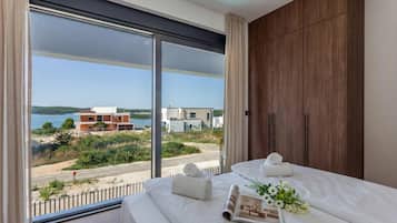 Familievilla, flere soverom (Villa Yana with Pool and Sea View) | 3 soverom, wi-fi (inkludert) og sengetøy