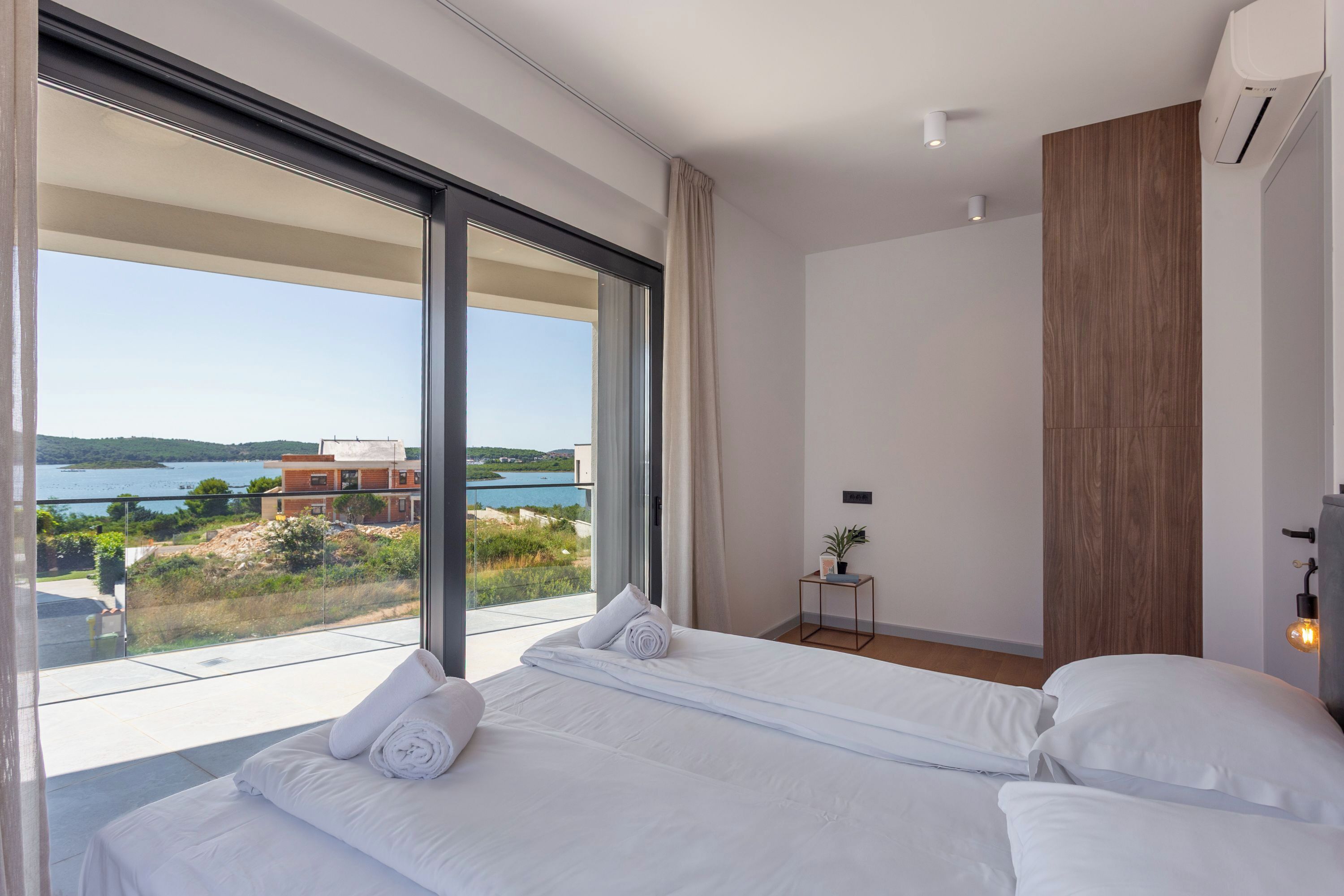 3 bedrooms, free WiFi, bed sheets