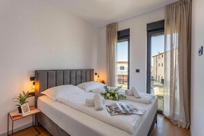 3 bedrooms, free WiFi, bed sheets - Villa Emma With Pool and sea view (Medulin)