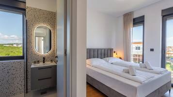 3 bedrooms, free WiFi, bed sheets