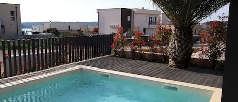 Villa Familiale, plusieurs chambres (Villa Petra with Pool and Sea View) | Piscine