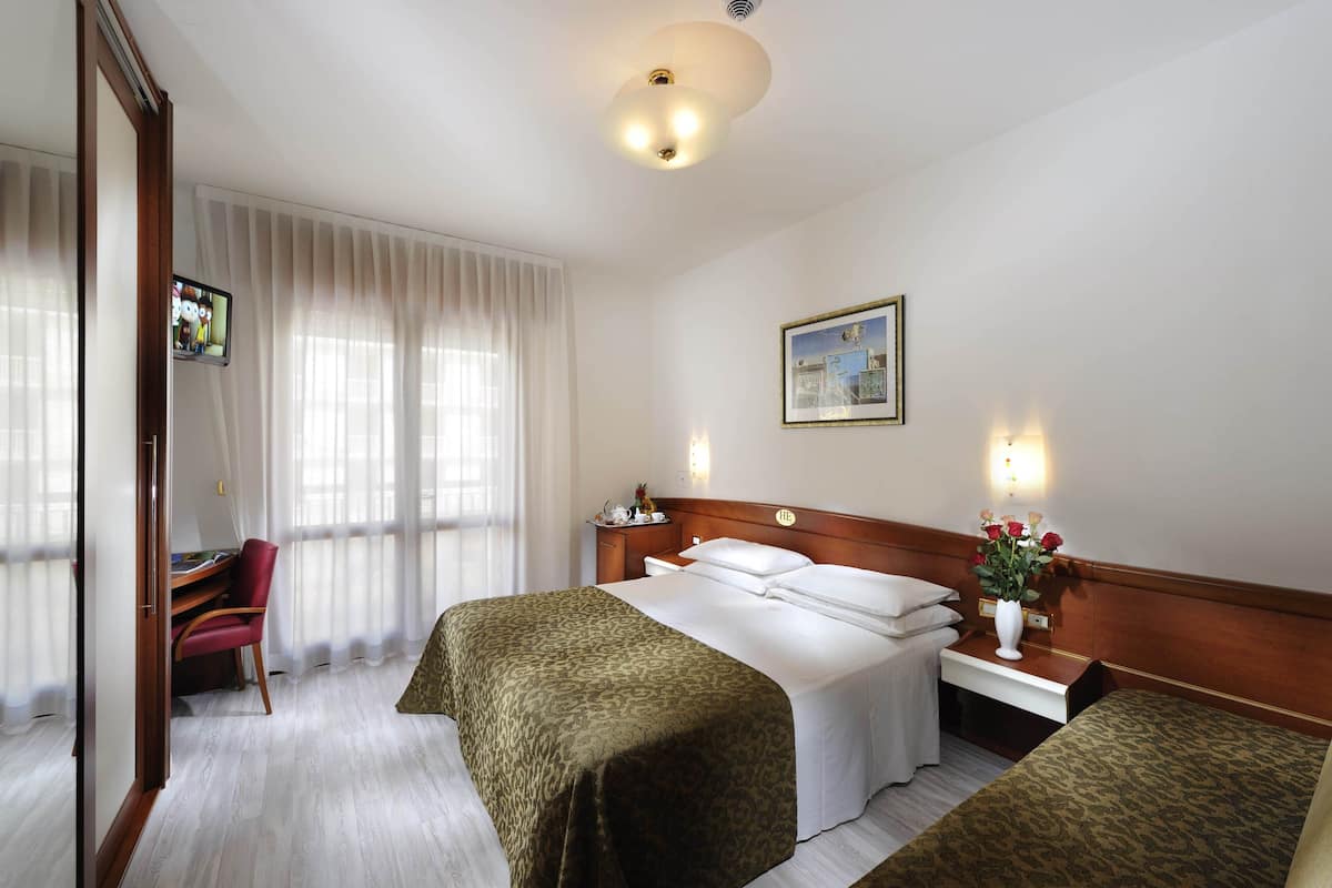 Caja de seguridad en la habitación, escritorio y wifi gratis