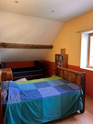 7 chambres, fer et planche à repasser, lit parapluie, Wi-Fi gratuit