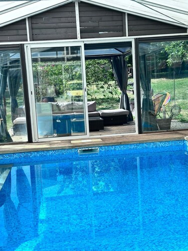 La pompagne 12 people private heated pool