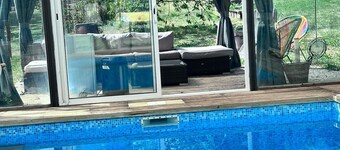 La pompagne 12 people private heated pool