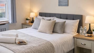 4 bedrooms, iron/ironing board, free WiFi, bed sheets