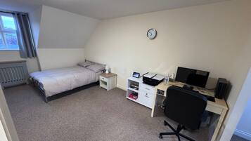 3 bedrooms, free WiFi, bed sheets