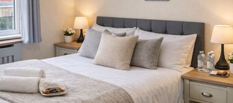 Sleeps8-familyfriendly-freeparking-30mintoheathrow