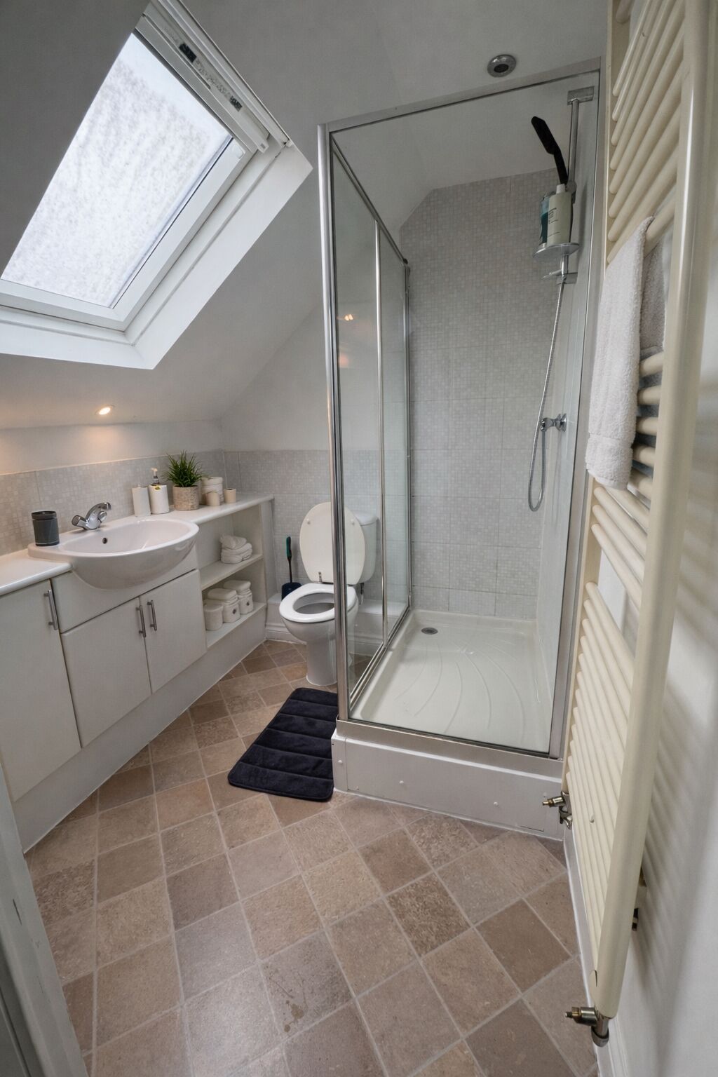 تجهيزات دش، مجففات شعر، مناشف