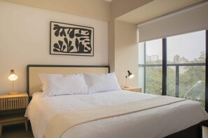 2 bedrooms, iron/ironing board, bed sheets - w* | Stylish 2BR with Balcony in San Isidro (Lima)