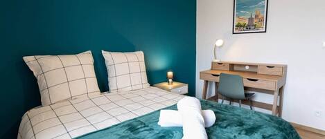 Fer et planche Ă repasser, Wi-Fi, draps fournis