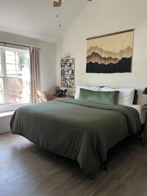 2 Schlafzimmer, Schreibtisch, Bügeleisen/Bügelbrett, kostenloses WLAN