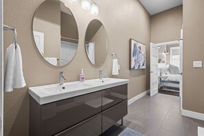 Hair dryer, towels - Stylish Church Conversion | Walk to LoHi (Denver)