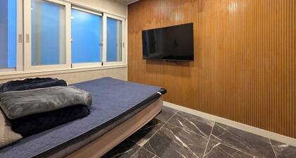 Beaver Stay, Bosu Busan